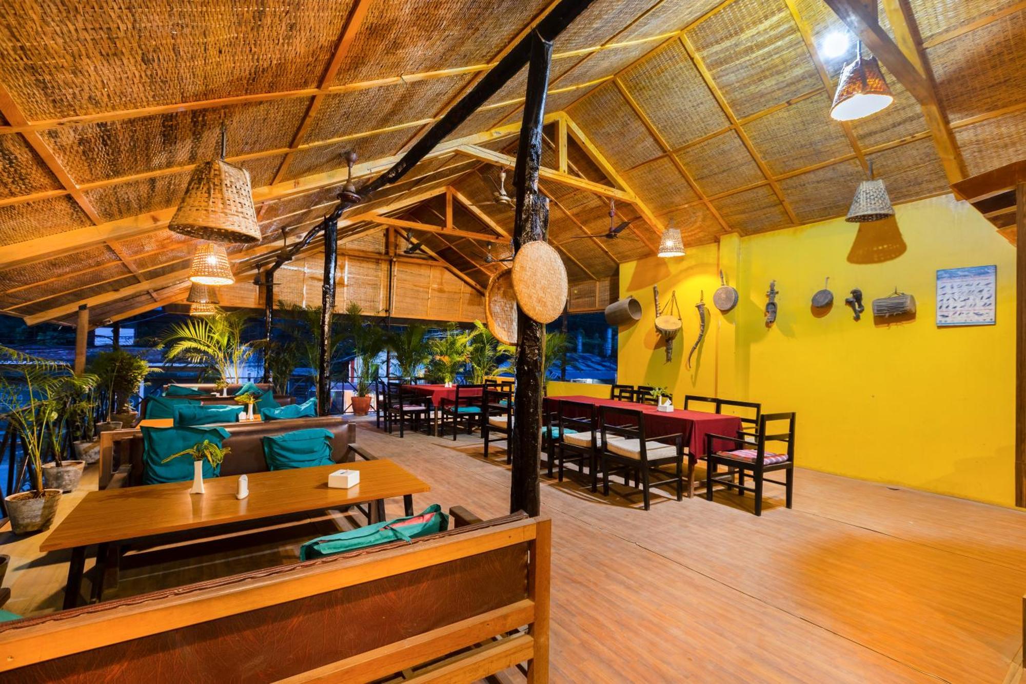 Hotel Parkside & Swimming Pool-Between Greenery And Azure ,Your Perfect Retreat Chitwan Exteriér fotografie
